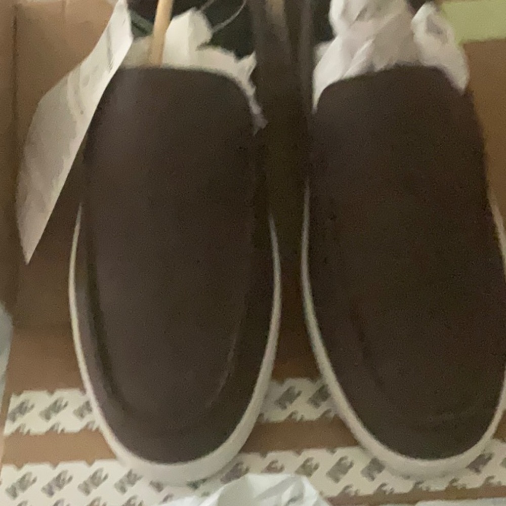 Brand new never wornAmazon Essentials Brown Slip-On Loafers Casual Comfort